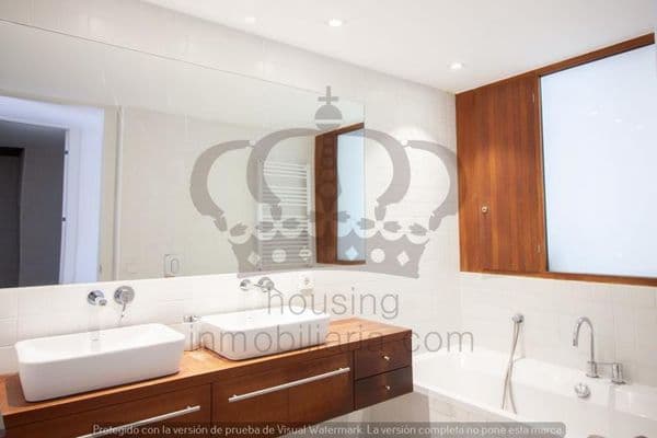 Piso de diseño con balcón - Imagen 4