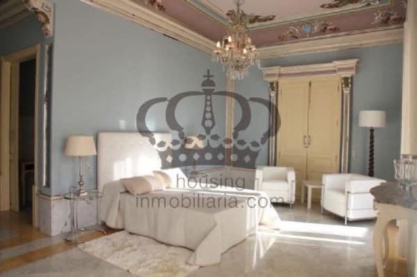 Elegante palacio en el centro de Valencia - Imagen 1