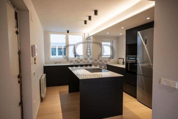 Piso reformado en Jaume Roig - Imagen 1