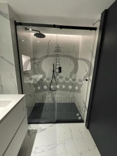 Piso reformado en Jaume Roig - Imagen 4